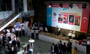 Kazakistan'ın kültür şehri Almatı'da Türk filmleri rüzgarı esti