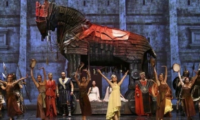 Sezonun en iddialı eseri Troya, dünya prömiyerini yaptı