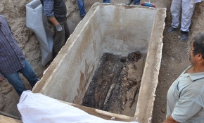 İznik'te Roma dönemine ait sandık tipi lahit bulundu