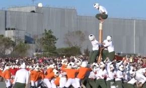 Japonya'nın en sert sporu "Botaoshi" okullarda oynatılıyor