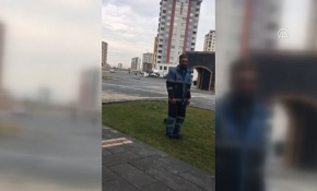 Temizlik işçisinin cami hassasiyeti