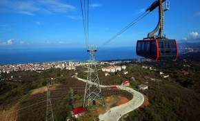 Karadeniz'in en uzun teleferiğinde doğaya yolculuk