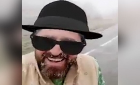 Canlı yayında yüz efekti ile karşılaştı, izleyenlerini güldürdü