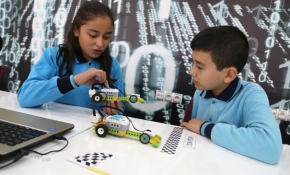 Köy okulunda robotik kodlama öğrenecekler