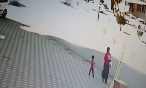 Annenin refleksi çocuğun hayatını kurtardı