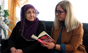 Gönüllü öğretmenler yaşlılara kitap okuyacak