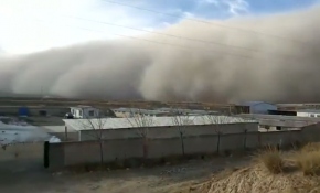 Çin'i kum fırtınası vurdu