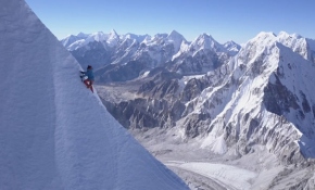 Avusturyalı dağcının 7 bin metrelik zorlu tırmanışı