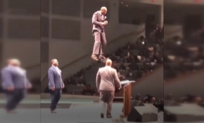 Uçan rahip ABD’de gündem oldu