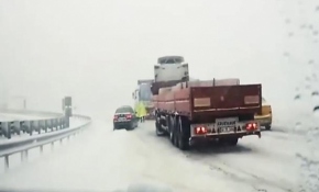 Jandarmadan videolu kış lastiği uyarısı