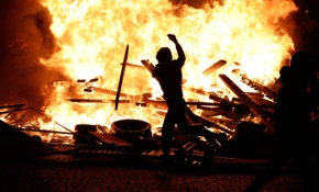 Fransa protesto gösterileriyle zor günler yaşıyor