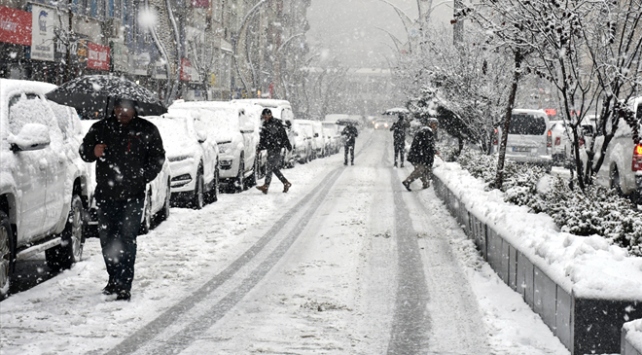 Hakkari'de yoğun kar yağışı