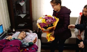 Engelli yazar Rukiye Türeyen'e öğrenci okurlarından destek