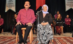 85'lik nine konserde ayakta alkışlandı