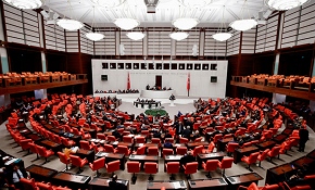 Meclis Genel Kurulu'nda gerginlik