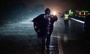 En uzun gecede de kutsal görevlerinin başındalar