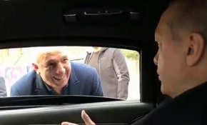 Cumhurbaşkanı Erdoğan yolda karşılaştığı dükkan sahibine 15 Temmuz gazisini sordu