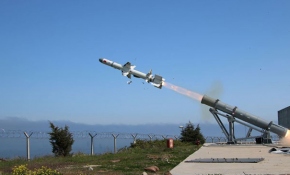 Atmaca füzesinin deneme atışı başarıyla gerçekleşti