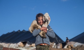 Göçerler soğuk havayla çadırlarda mücadele ediyor