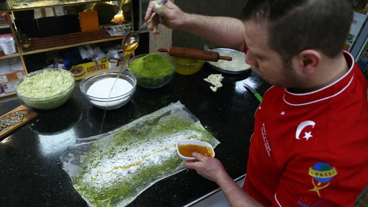 `Uluslararası Pastane Şefi` unvanı verildi.