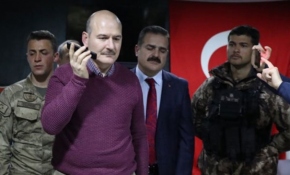 İçişleri Bakanı Soylu, yeni yıla Mehmetçikle girdi