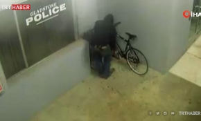 Polis karakolu önündeki bisikleti çalmaya çalıştı