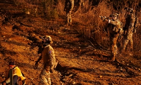 ABD'den göçmenlere göz yaşartıcı gazla müdahale