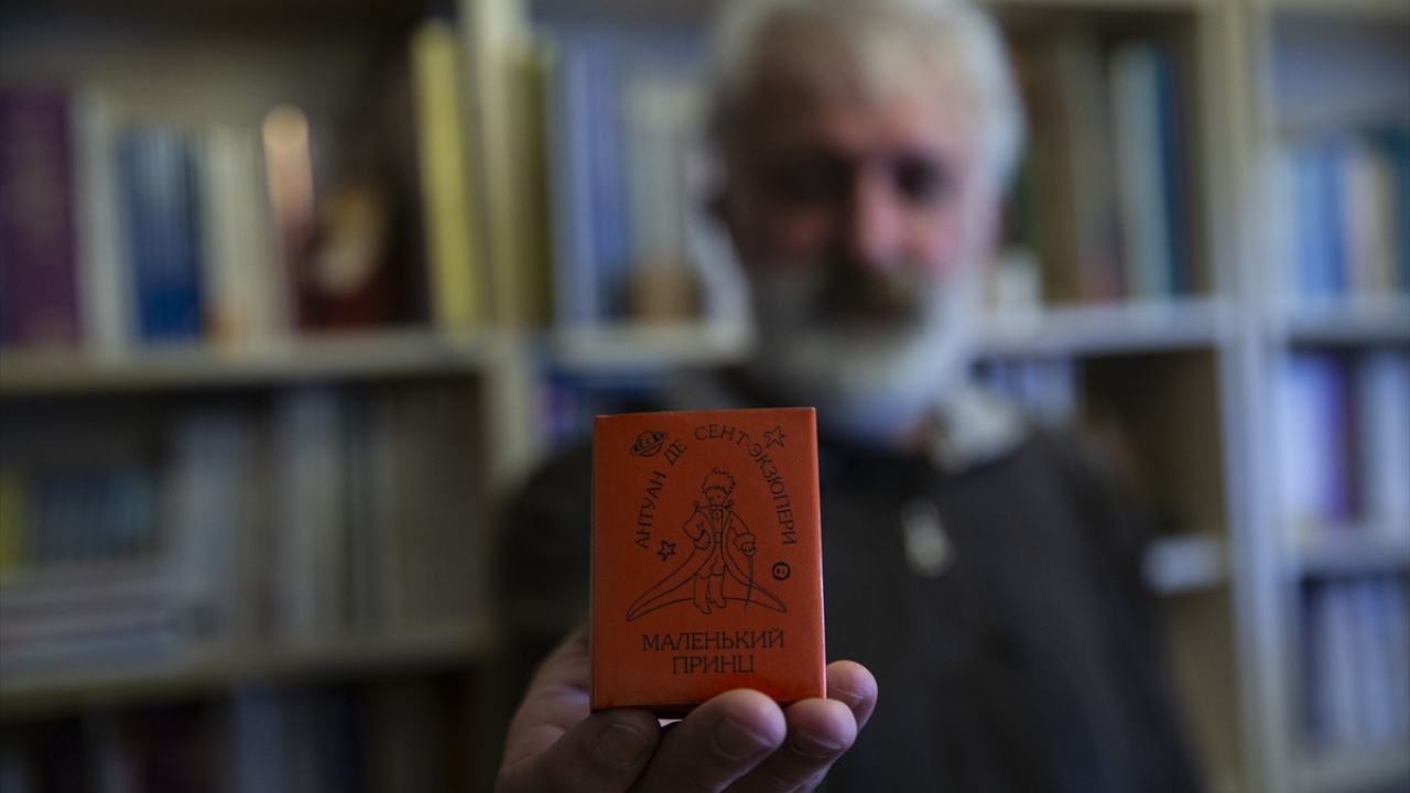 Sobacı, Küçük Prens ateşinin çocukluğunda yandığını belirterek, okul yıllarında öğretmeninin derste okuduğu bu kitaba ilgisinin başladığını kaydetti.