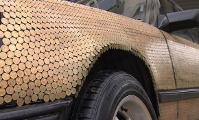 Otomobili 25 bin tane 1 kuruş ile kapladılar