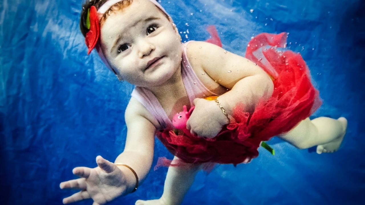Kılıç, yeme ve uyku bozukluğu olan çocuklarda da yüzmenin faydalı olduğunu ifade ederek, "Derse sürekli devam eden öğrenciler yüzmeyi belli bir rutine bindirdiği zaman bütün bu problemler de ortadan kalkabiliyor." şeklinde konuştu. 