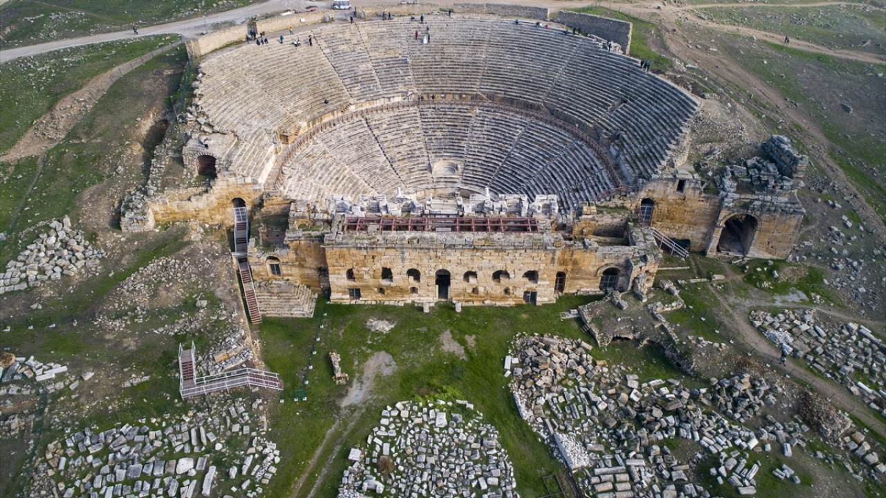 Yabancıların gözdesi kente Avrupa, Uzak Doğu, Güney Amerika ülkeleri ve Rusya`dan çok sayıda turist geliyor.