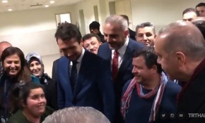 Cumhurbaşkanı Erdoğan'ın genç kızla sohbeti gülümsetti