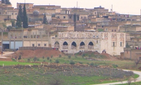 YPG/PKK’lı teröristler camiyi karargah yaptı