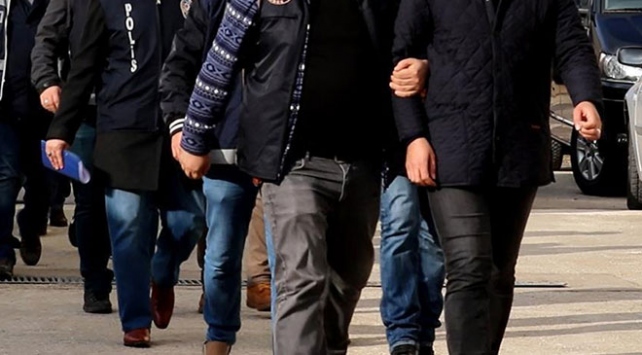 Van'da FETÖ/PDY operasyonu: 8 gözaltı