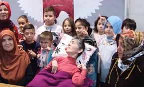 Engelli yazar Rukiye Türeyen'in ilk imza günü