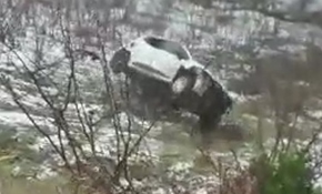 Uçuruma düşen araç çekilirken halat koptu