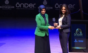 TRT'de yayınlanan "İnsanlık Hali"ne Yılın Kültür Sanat Programı ödülü