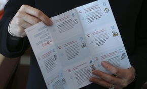 AK Parti'den Suriyelilerle ilgili doğru bilinen yanlışlar broşürü