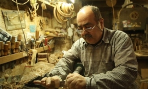 Torna ustası İsmail Hız 59 yıldır ahşaba şekil veriyor