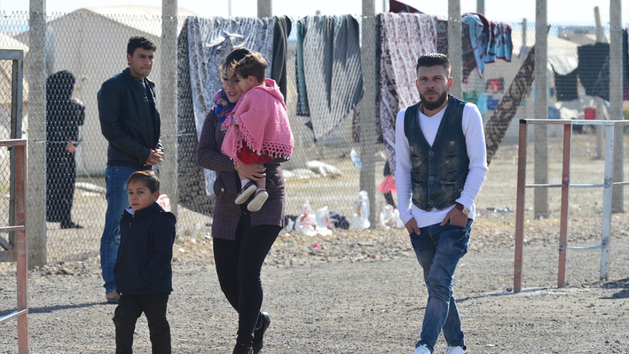 Suriye`den ilk geldiklerinde Türkiye`yi çok iyi tanımadığını anlatan Süleyman, "Türkiye`ye geldiğimizde bize çok iyi sahip çıktılar, çok yardımcı oldular. Devlet bize çok iyi bakıyor. Eğer Türkiye`ye gelmeseydik orada perişan olacaktık." dedi.